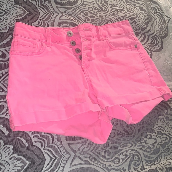 Pink high waisted shorts - Picture 2 of 4